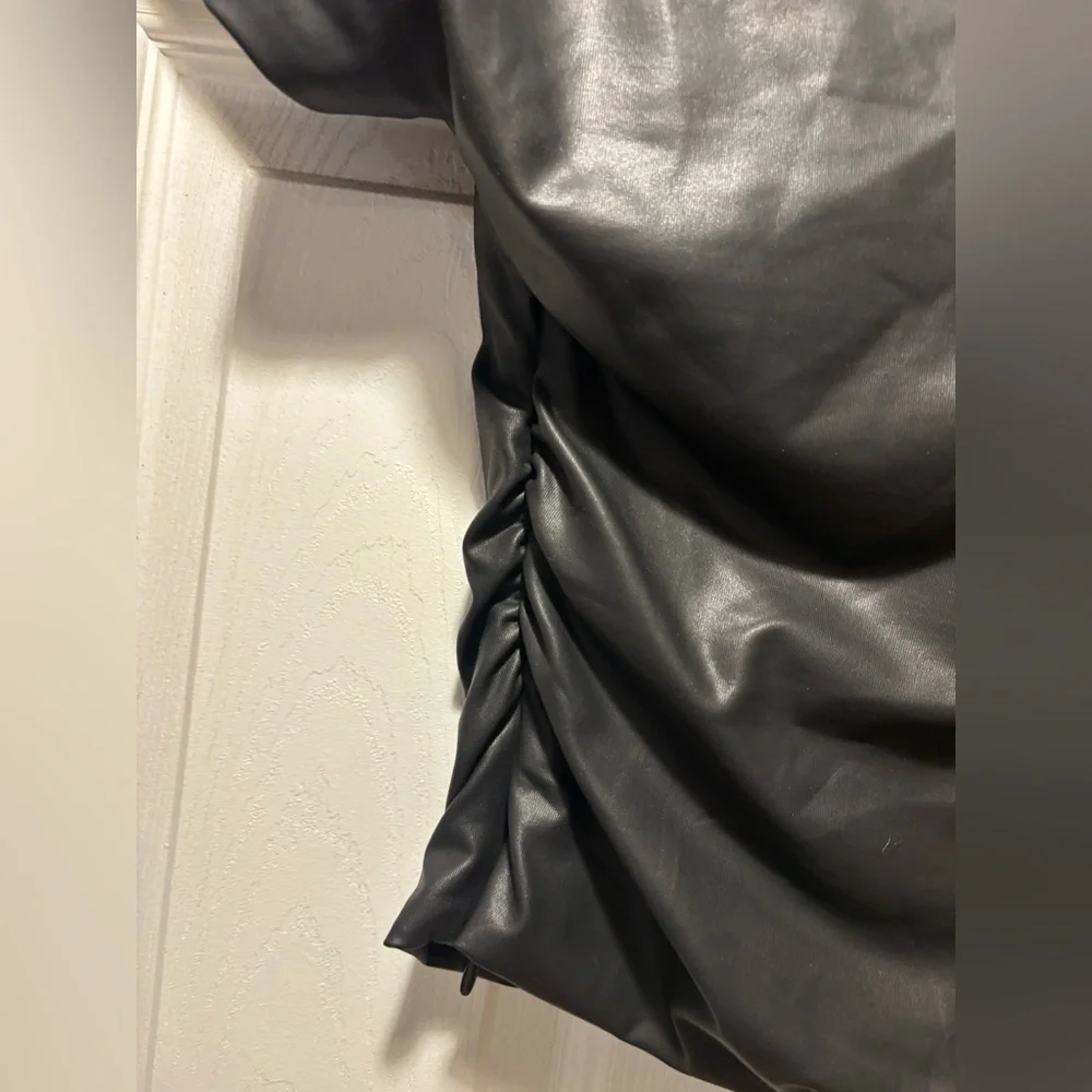 Zara Black Faux Leather Short Sleeve Top - Picture 5 of 6